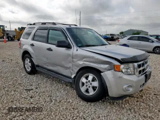 2012 Ford Escape XLT z VIN 1FMCU9DG5CKA92739, wystawiony jako Copart lot #62380375 z przebiegiem 68 755 mil mil oraz Szkoda całkowita • Salvage title. Historia ofert i sprzedaży dostępna na DreamBid. Obrazek 4.