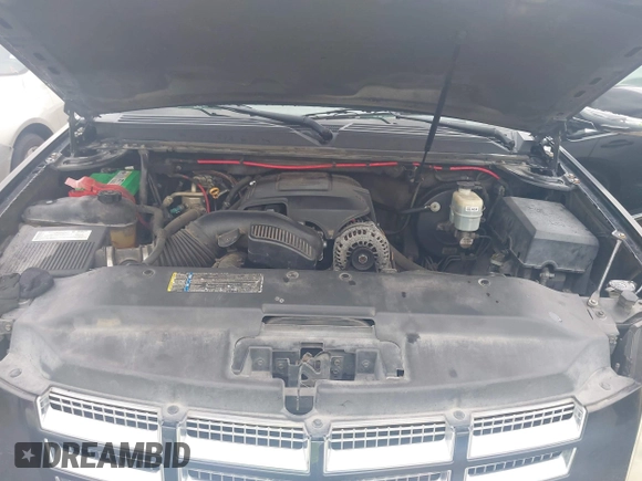 2008 Cadillac Escalade ESV z VIN 1GYFK668X8R271590, wystawiony jako IAAI lot #41562499 z przebiegiem 175 365 mil mil oraz . Historia ofert i sprzedaży dostępna na DreamBid. Obrazek 10.