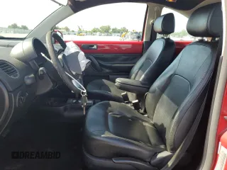 2010 Volkswagen Beetle с VIN 3VWPW3AG8AM017389, выставлен на аукционе Copart как лот 55821415 с пробегом 117 861 миль миль и Списание • Salvage title. История ставок и продаж доступна на DreamBid. Изображение 7.