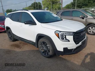 2024 GMC Terrain SLE z VIN 3GKALMEG4RL353516, wystawiony jako IAAI lot #42116500 z przebiegiem Nie podano mil oraz . Historia ofert i sprzedaży dostępna na DreamBid. Obrazek 1.