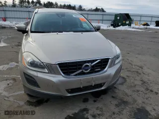 2013 Volvo XC60 T6 with VIN YV4902DZ6D2387012, listed as a Copart auction lot 45647295 with 0 mi miles and Salvage Title. Bid and sale history available at carsss.com. Image 5.