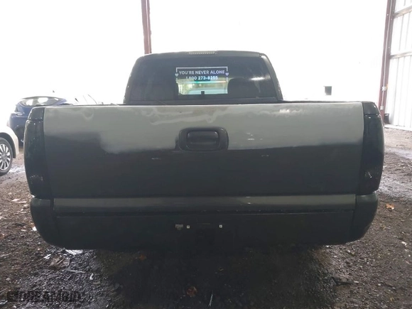 2005 Chevrolet Silverado 1500 LS with VIN 2GCEC19V151298149, listed as a IAAI auction lot 41904701 with 260,054 mi miles. Bid and sale history available at carsss.com. Image 17.