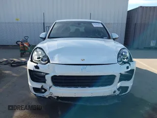 2017 Porsche Cayenne with VIN WP1AA2A26HKA91514, listed as a IAAI auction lot 41484197 with 110,212 mi miles. Bid and sale history available at carsss.com. Image 6.