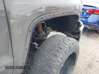 2015 GMC Sierra 1500 SLE z VIN 1GTV2UEC1FZ321141, wystawiony jako IAAI lot #41814049 z przebiegiem 91 173 mil mil oraz . Historia ofert i sprzedaży dostępna na DreamBid. Obrazek 20.
