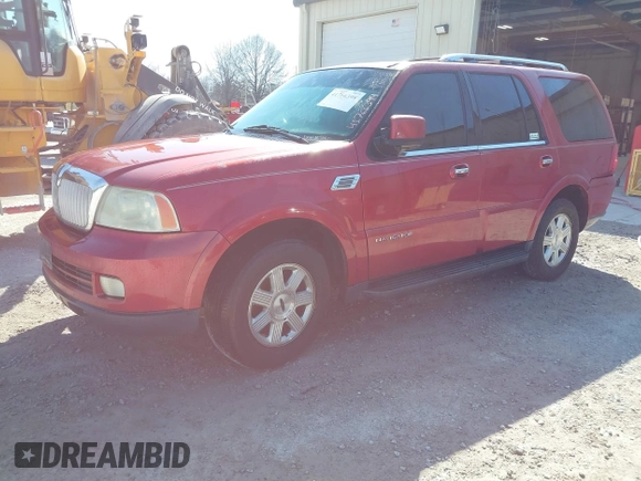 2005 Lincoln Navigator Luxury z VIN 5LMFU27535LJ22068, wystawiony jako IAAI lot #41766399 z przebiegiem 237 554 mil mil oraz . Historia ofert i sprzedaży dostępna na DreamBid. Obrazek 2.