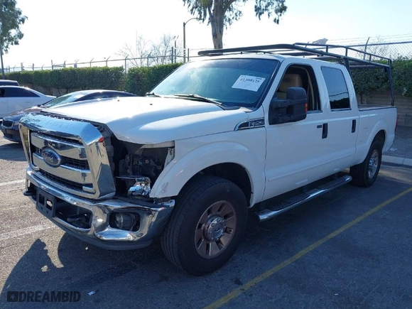 2013 Ford Super Duty F-250 SRW XL with VIN 1FT7W2A62DEB87844, listed as a IAAI auction lot 41308125 with 194,058 mi miles. Bid and sale history available at carsss.com. Image 2.