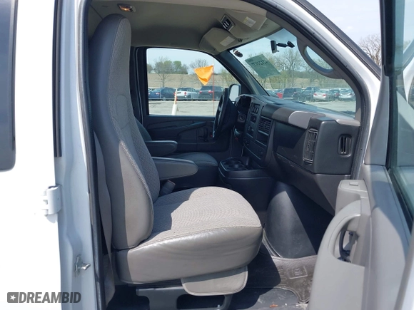 2013 Chevrolet Express Passenger 1LT with VIN 1GAZG1FA1D1191719, listed as a IAAI auction lot 42124977 with 92,228 mi miles. Bid and sale history available at carsss.com. Image 5.