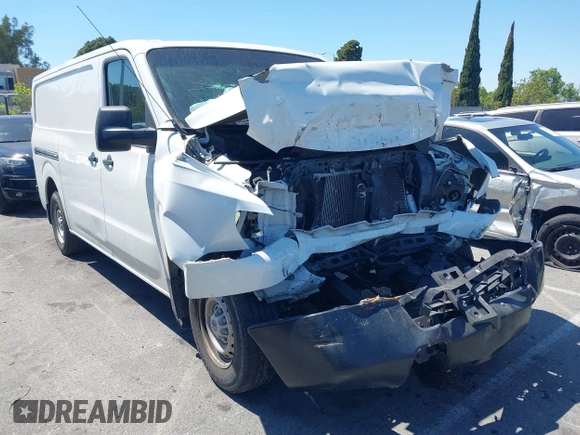 2020 Nissan NV Cargo SV z VIN 1N6BF0KM7LN806302, wystawiony jako IAAI lot #42239491 z przebiegiem 136 204 mil mil oraz . Historia ofert i sprzedaży dostępna na DreamBid. Obrazek 1.