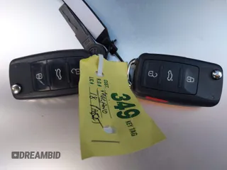 2018 Volkswagen Passat SE z VIN 1VWBA7A38JC004818, wystawiony jako IAAI lot #42205205 z przebiegiem 105 559 mil mil oraz . Historia ofert i sprzedaży dostępna na DreamBid. Obrazek 11.