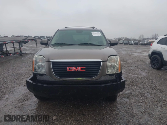 2011 GMC Yukon SLE with VIN 1GKS2AE0XBR249314, listed as a IAAI auction lot 41451903 with 249,673 mi miles. Bid and sale history available at carsss.com. Image 12.