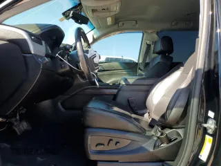 2019 GMC Yukon XL SLT with VIN 1GKS1GKC5KR327079, listed as a Copart auction lot 45928435 with 115,038 mi miles and Salvage Title. Bid and sale history available at carsss.com. Image 7.