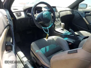 2013 Hyundai Genesis Coupe Premium с VIN KMHHT6KD3DU103811, выставлен на аукционе Copart как лот 63233745 с пробегом 231 430 миль миль и Списание • Salvage title. История ставок и продаж доступна на DreamBid. Изображение 8.
