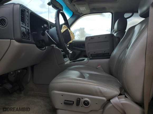 2003 Chevrolet Tahoe LS with VIN 1GNEK13Z43J181187, listed as a Copart auction lot 52332565 with 193,971 mi miles and Salvage Title. Bid and sale history available at carsss.com. Image 7.