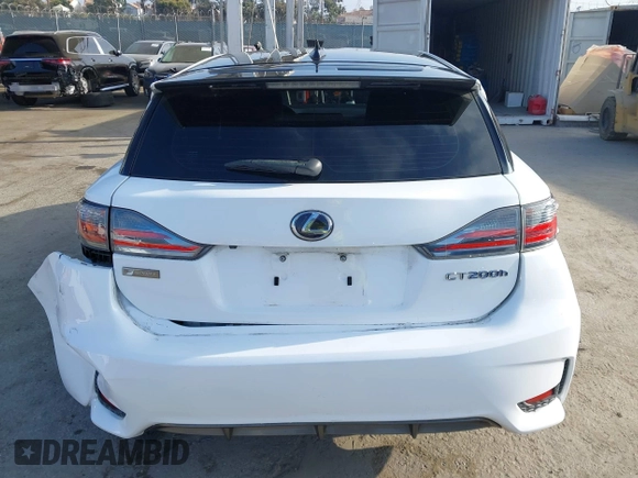 2016 Lexus CT 200h z VIN JTHKD5BH6G2261787, wystawiony jako IAAI lot #42667277 z przebiegiem 152 082 mil mil oraz . Historia ofert i sprzedaży dostępna na DreamBid. Obrazek 16.