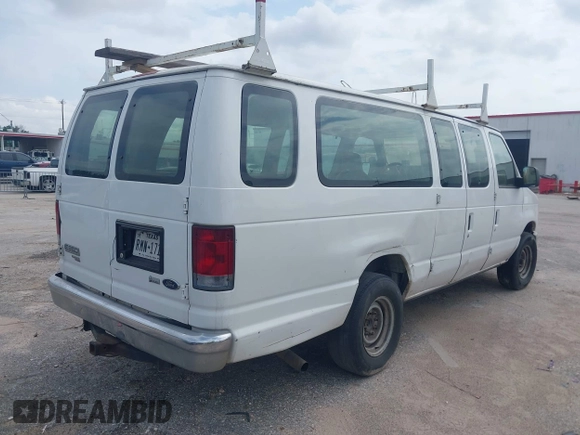 2011 Ford Econoline Passenger XL z VIN 1FBSS3BL1BDA74975, wystawiony jako IAAI lot #42767748 z przebiegiem 250 839 mil mil oraz . Historia ofert i sprzedaży dostępna na DreamBid. Obrazek 4.