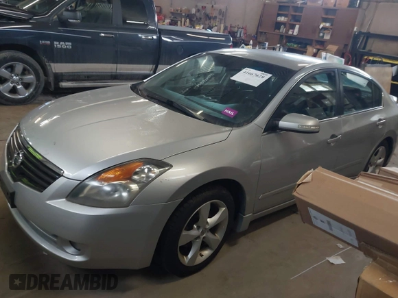 2008 Nissan Altima 3.5 SE with VIN 1N4BL21E28N431546, listed as a IAAI auction lot 41667628 with 1 mi miles. Bid and sale history available at carsss.com. Image 2.