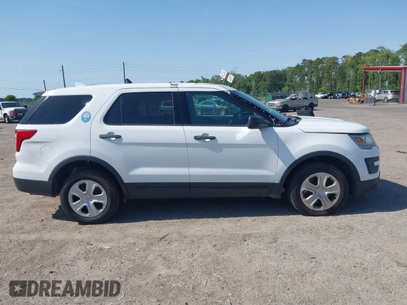 2017 Ford Police Interceptor Utility z VIN 1FM5K8ARXHGB93123, wystawiony jako IAAI lot #42276763 z przebiegiem 69 136 mil mil oraz . Historia ofert i sprzedaży dostępna na DreamBid. Obrazek 13.