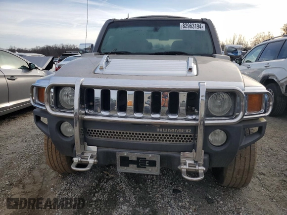 2006 Hummer H3 z VIN 5GTDN136468104373, wystawiony jako Copart lot #82963194 z przebiegiem Nie podano mil oraz Nie do naprawy. Historia ofert i sprzedaży dostępna na DreamBid. Obrazek 5.