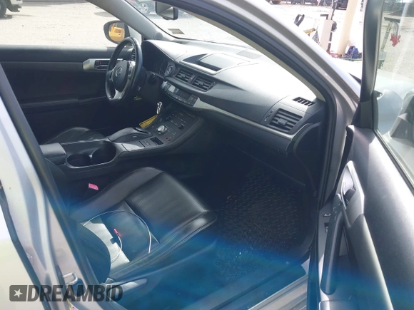 2012 Lexus CT 200h z VIN JTHKD5BH2C2108138, wystawiony jako IAAI lot #42359222 z przebiegiem 209 412 mil mil oraz . Historia ofert i sprzedaży dostępna na DreamBid. Obrazek 5.