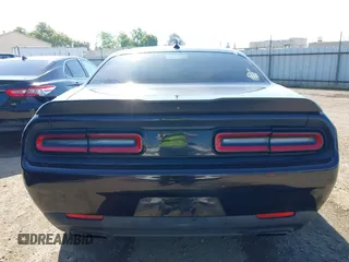 2019 Dodge Challenger R/T Scat Pack z VIN 2C3CDZFJ9KH556896, wystawiony jako IAAI lot #41892608 z przebiegiem 60 747 mil mil oraz . Historia ofert i sprzedaży dostępna na DreamBid. Obrazek 16.