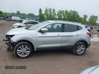 2017 Nissan Rogue SV with VIN JN1BJ1CR0HW120172, listed as a IAAI auction lot 42432543 with 116,938 mi miles and . Bid and sale history available at DreamBid. Image 14.