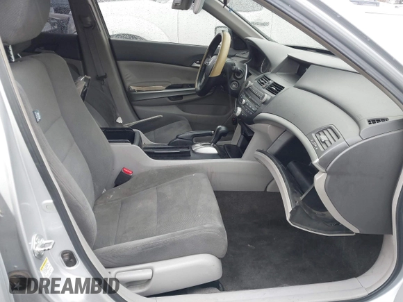 2009 Honda Accord EX z VIN 1HGCP36739A032884, wystawiony jako IAAI lot #41734125 z przebiegiem 143 037 mil mil oraz . Historia ofert i sprzedaży dostępna na DreamBid. Obrazek 5.