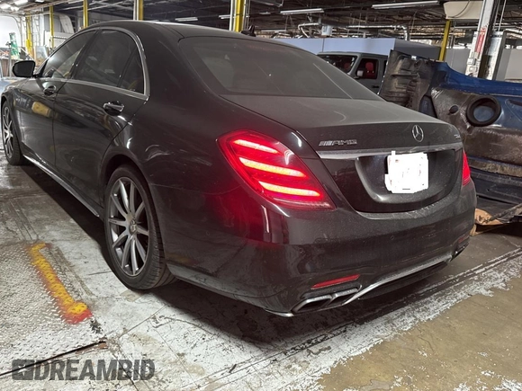 2018 Mercedes-Benz S 63 AMG with VIN WDDUG8JB5JA357171, listed as a Copart auction lot 61851595 with 4,824 mi miles and Clean title. Bid and sale history available at DreamBid. Image 3.