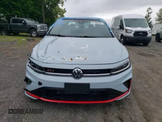 2025 Volkswagen Jetta GLI Autobahn z VIN 3VW2T7BU0SM061533, wystawiony jako Copart lot #57468185 z przebiegiem 175 mil mil oraz Szkody całkowita. Historia ofert i sprzedaży dostępna na DreamBid. Obrazek 5.