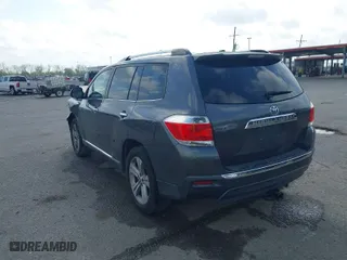 2011 Toyota Highlander Limited with VIN 5TDYK3EH8BS043420, listed as a IAAI auction lot 41936665 with 205,590 mi miles. Bid and sale history available at carsss.com. Image 3.