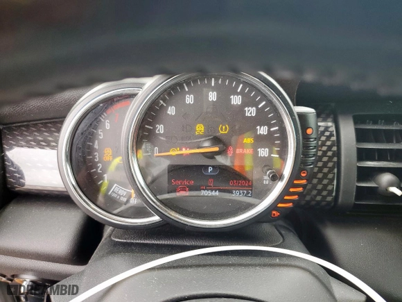 2015 MINI Cooper Hardtop S with VIN WMWXP7C59FT740435, listed as a Copart auction lot 51494815 with 70,544 mi miles and Salvage Title. Bid and sale history available at carsss.com. Image 9.