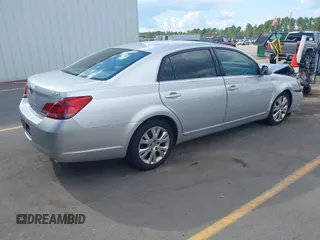 2008 Toyota Avalon XL with VIN 4T1BK36B48U312044, listed as a IAAI auction lot 40394391 with 197,886 mi miles. Bid and sale history available at carsss.com. Image 4.