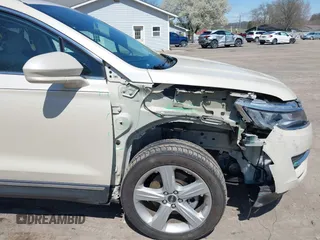 2018 Lincoln MKC Premiere with VIN 5LMCJ1C9XJUL03767, listed as a IAAI auction lot 42055927 with 39,718 mi miles and . Bid and sale history available at DreamBid. Image 18.