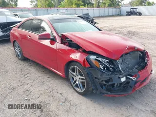 2016 Mercedes-Benz E 400 z VIN WDDKJ6FBXGF323955, wystawiony jako IAAI lot #42738901 z przebiegiem 65 751 mil mil oraz . Historia ofert i sprzedaży dostępna na DreamBid. Obrazek 1.