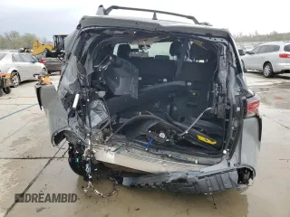2025 Toyota Sienna LE z VIN 5TDCRKEC1SS230177, wystawiony jako Copart lot #52207015 z przebiegiem 10 052 mil mil oraz Szkoda całkowita • Salvage title. Historia ofert i sprzedaży dostępna na DreamBid. Obrazek 6.