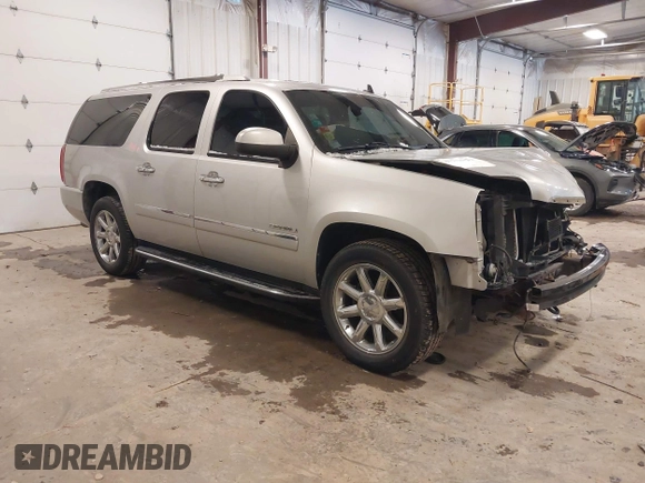 2011 GMC Yukon XL Denali z VIN 1GKS2MEF8BR338725, wystawiony jako IAAI lot #41238933 z przebiegiem 289 109 mil mil oraz . Historia ofert i sprzedaży dostępna na DreamBid. Obrazek 1.