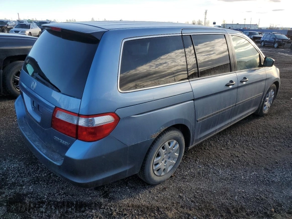 2006 Honda Odyssey LX with VIN 5FNRL38286B508295, listed as a Copart auction lot 46486555 with 352,003 mi miles and Salvage Title. Bid and sale history available at carsss.com. Image 3.