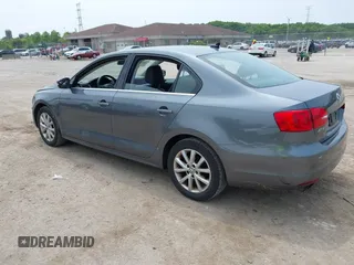 2013 Volkswagen Jetta SE with VIN 3VWBX7AJ3DM434661, listed as a IAAI auction lot 42505596 with 135,263 mi miles and . Bid and sale history available at DreamBid. Image 3.