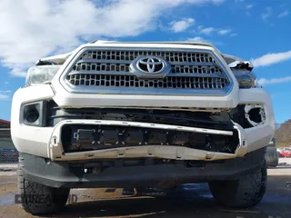 2017 Toyota Tacoma SR5 with VIN 3TMCZ5AN8HM063513, listed as a IAAI auction lot 40703177 with 42,323 mi miles and . Bid and sale history available at carsss.com. Image 20.