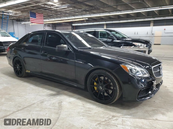 2014 Mercedes-Benz E 550 Sport with VIN WDDHF9BBXEA883116, listed as a Copart auction lot 50395055 with 124,022 mi miles and Clean Title. Bid and sale history available at DreamBid. Image 4.