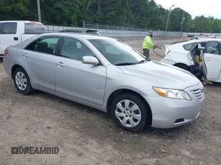 2007 Toyota Camry CE z VIN 4T1BE46K67U138778, wystawiony jako IAAI lot #42400763 z przebiegiem 191 729 mil mil oraz . Historia ofert i sprzedaży dostępna na DreamBid. Obrazek 1.