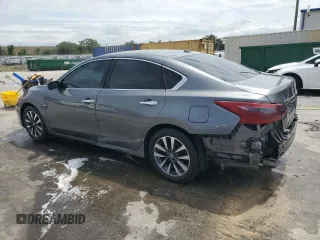 2017 Nissan Altima 2.5 SV with VIN 1N4AL3AP8HC117074, listed as a Copart auction lot 52078885 with 139,409 mi miles and Salvage Title. Bid and sale history available at carsss.com. Image 2.