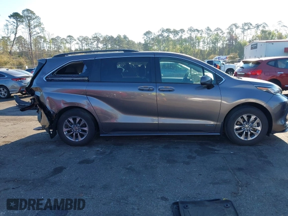 2021 Toyota Sienna LE with VIN 5TDKRKEC9MS040481, listed as a IAAI auction lot 41881118 with 41,843 mi miles. Bid and sale history available at carsss.com. Image 13.