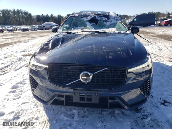 2024 Volvo XC60 Recharge Plug-In Hybrid Ultimate Dark Theme with VIN YV4H60DMXR1918017, listed as a Copart auction lot 87790825 with 5,123 mi miles and Salvage Title. Bid and sale history available at carsss.com. Image 5.