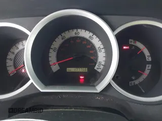 2015 Toyota Tacoma z VIN 5TFUX4EN8FX034499, wystawiony jako IAAI lot #42254201 z przebiegiem 177 756 mil mil oraz . Historia ofert i sprzedaży dostępna na DreamBid. Obrazek 7.
