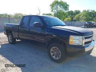 2007 Chevrolet Silverado 1500 LS with VIN 1GCEC19X77Z642417, listed as a IAAI auction lot 42220181 with 165,120 mi miles and . Bid and sale history available at DreamBid. Image 1.
