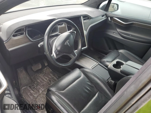 2016 Tesla Model X 70D z VIN 5YJXCAE28GF008476, wystawiony jako Copart lot #53448105 z przebiegiem Nie podano mil oraz Szkody całkowita. Historia ofert i sprzedaży dostępna na DreamBid. Obrazek 8.