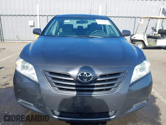 2008 Toyota Camry LE z VIN 4T4BE46K78R040785, wystawiony jako IAAI lot #42338481 z przebiegiem 90 926 mil mil oraz . Historia ofert i sprzedaży dostępna na DreamBid. Obrazek 12.