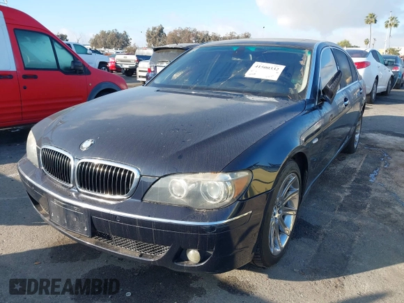 2006 BMW 7 Series 750Li with VIN WBAHN83546DT34282, listed as a IAAI auction lot 41500332 with 117,535 mi miles. Bid and sale history available at carsss.com. Image 2.