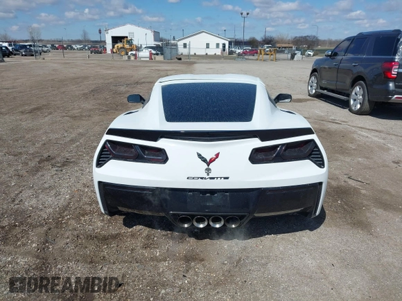 2015 Chevrolet Corvette Z51 3LT z VIN 1G1YM2D74F5103775, wystawiony jako IAAI lot #41810409 z przebiegiem 29 000 mil mil oraz . Historia ofert i sprzedaży dostępna na DreamBid. Obrazek 16.