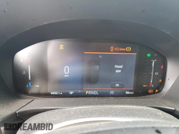 2024 Ford Escape ST-Line with VIN 1FMCU0MN0RUB19367, listed as a Copart auction lot 49121315 with 4,950 mi miles and Salvage Title. Bid and sale history available at DreamBid. Image 9.